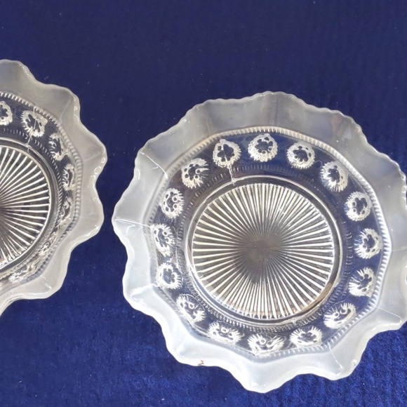 Pair of Davidson Glass Bowls - Picture 6 of 6